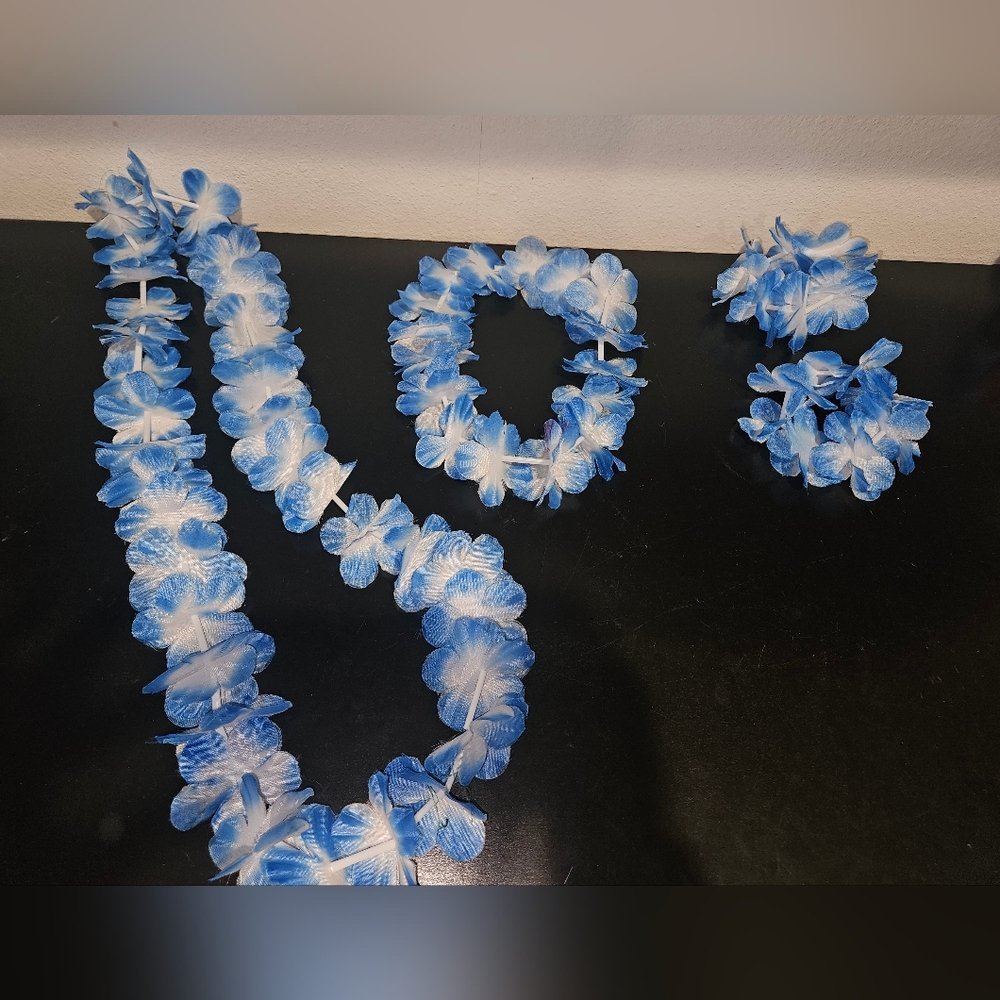 Blue and White Floral Lei Set